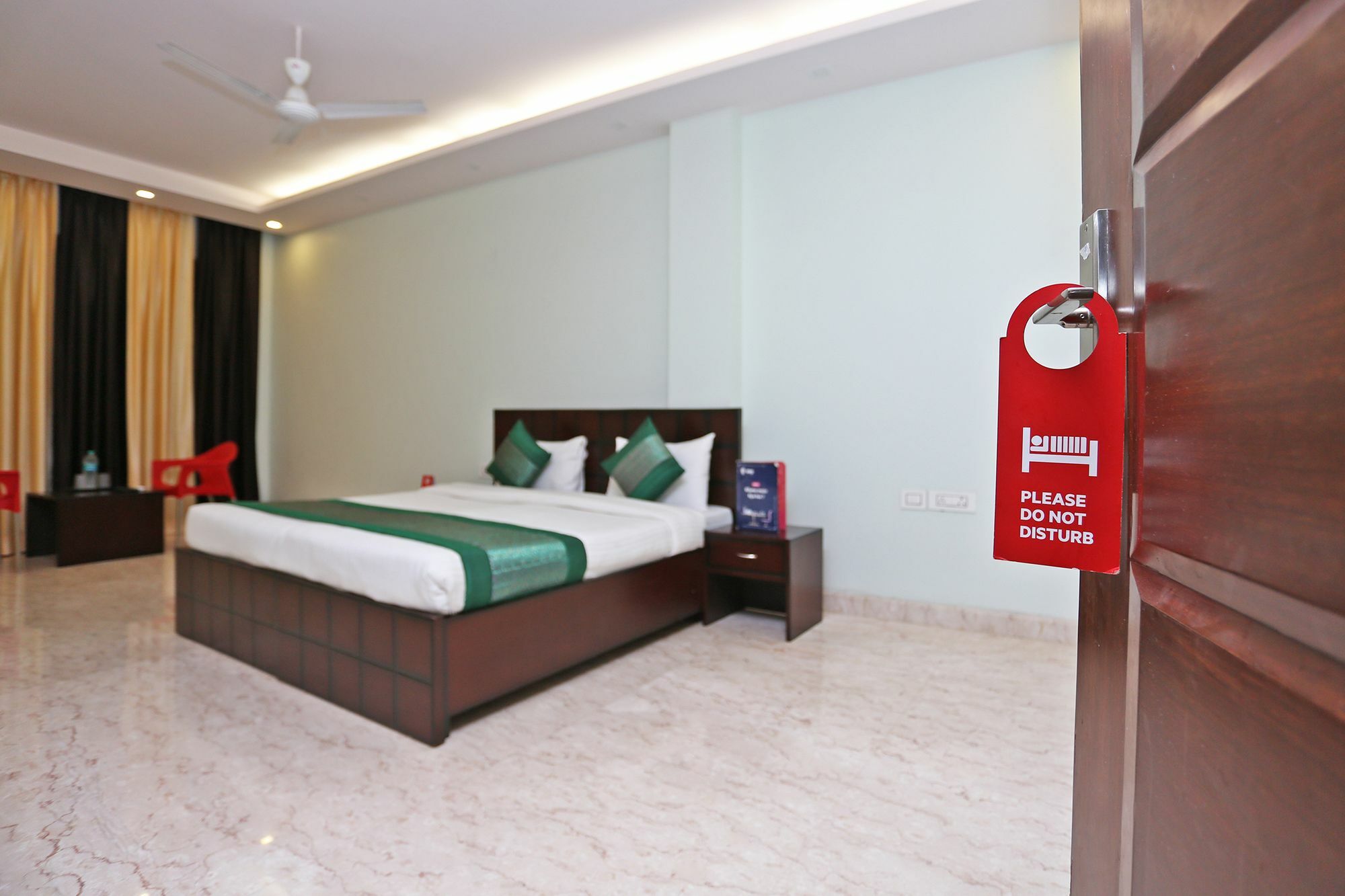 Oyo 9664 Sector 48 Hotel Gurgaon Exterior photo