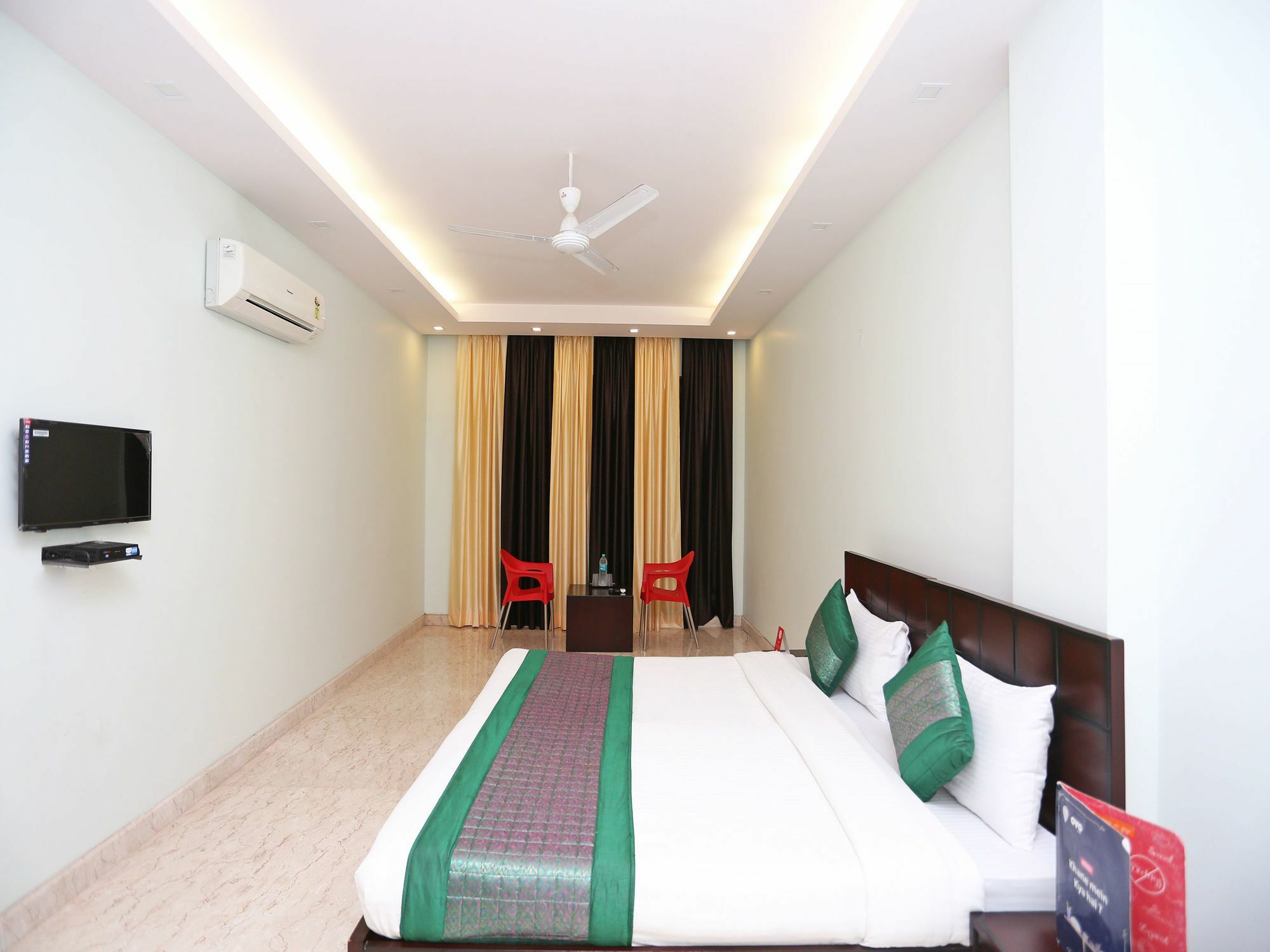 Oyo 9664 Sector 48 Hotel Gurgaon Exterior photo