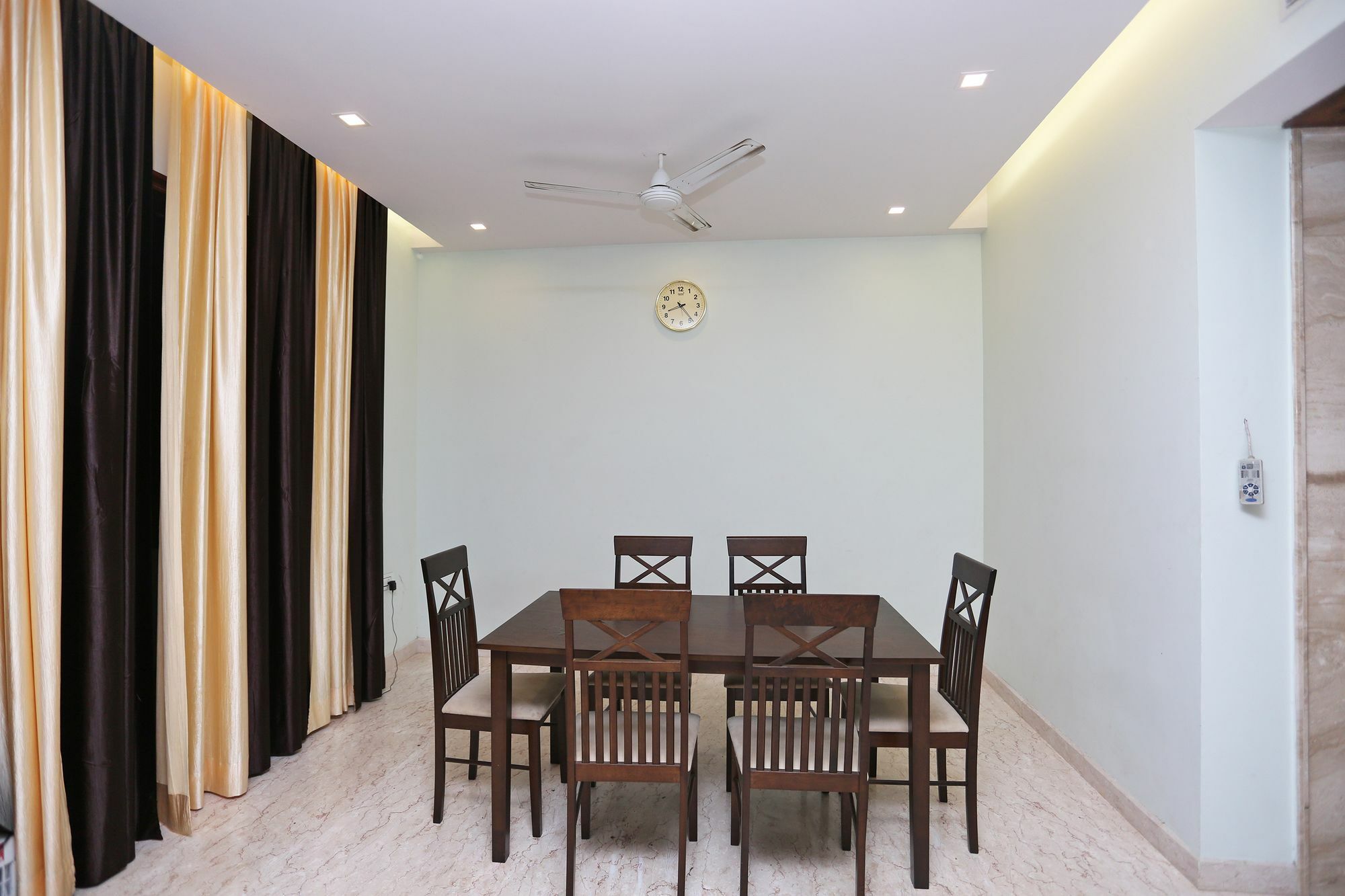 Oyo 9664 Sector 48 Hotel Gurgaon Exterior photo