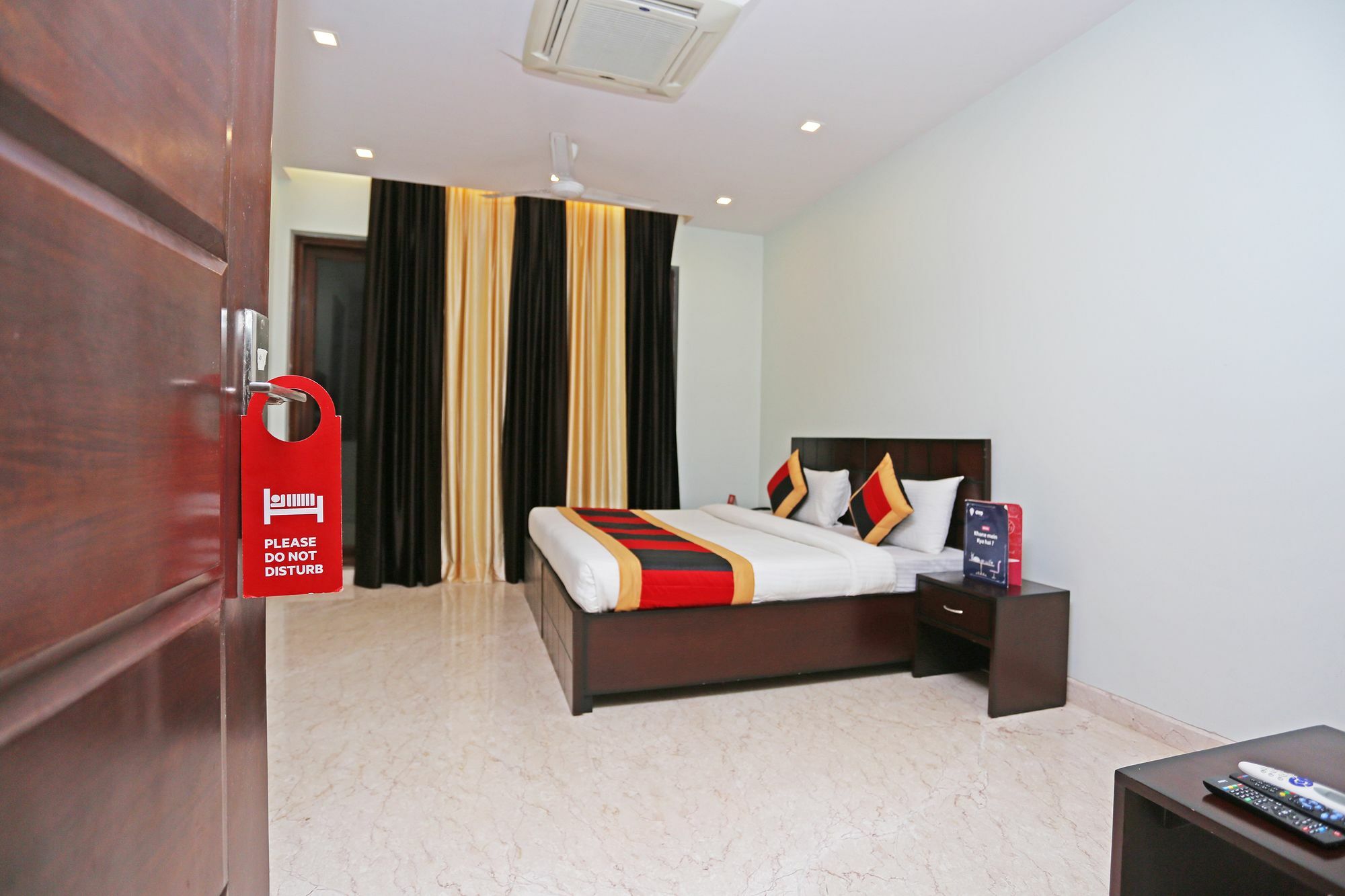 Oyo 9664 Sector 48 Hotel Gurgaon Exterior photo