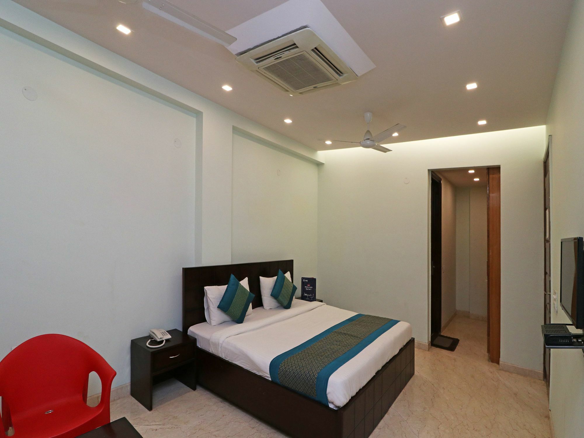 Oyo 9664 Sector 48 Hotel Gurgaon Exterior photo